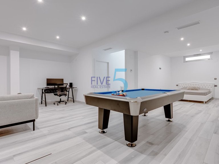 Villa for Sale in Alicante, Valencia 28