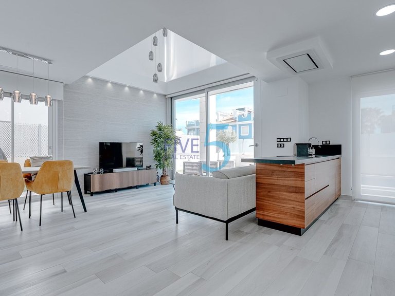 Villa for Sale in Alicante, Valencia 2