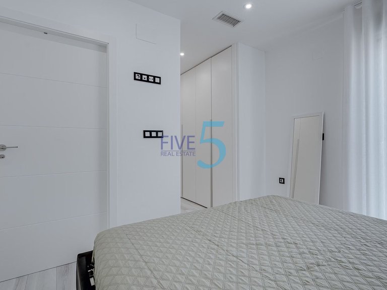 Villa for Sale in Alicante, Valencia 12