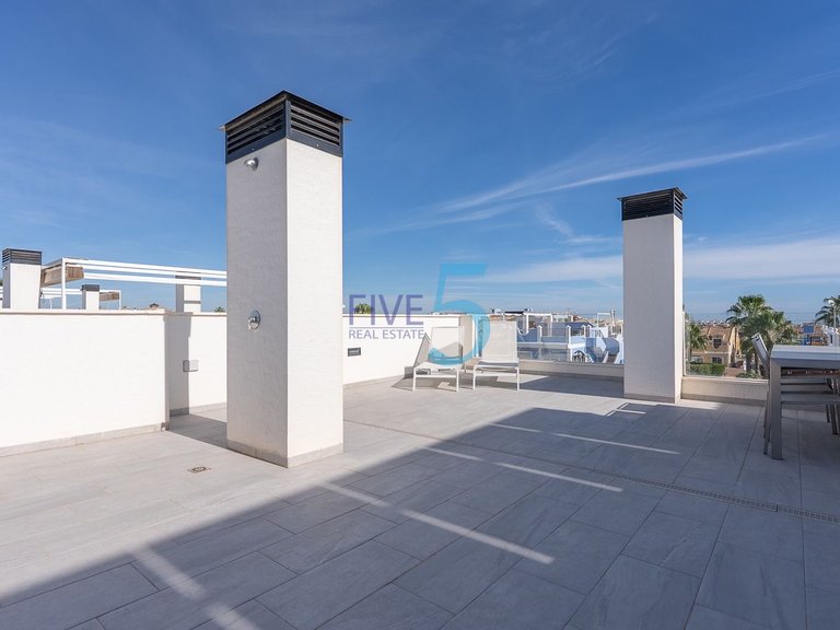 Villa for Sale in Alicante, Valencia 33