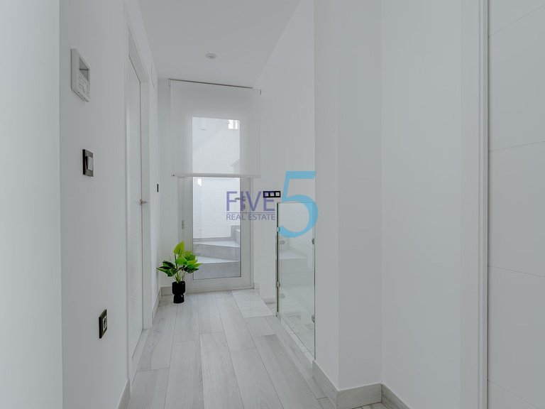 Villa for Sale in Alicante, Valencia 21
