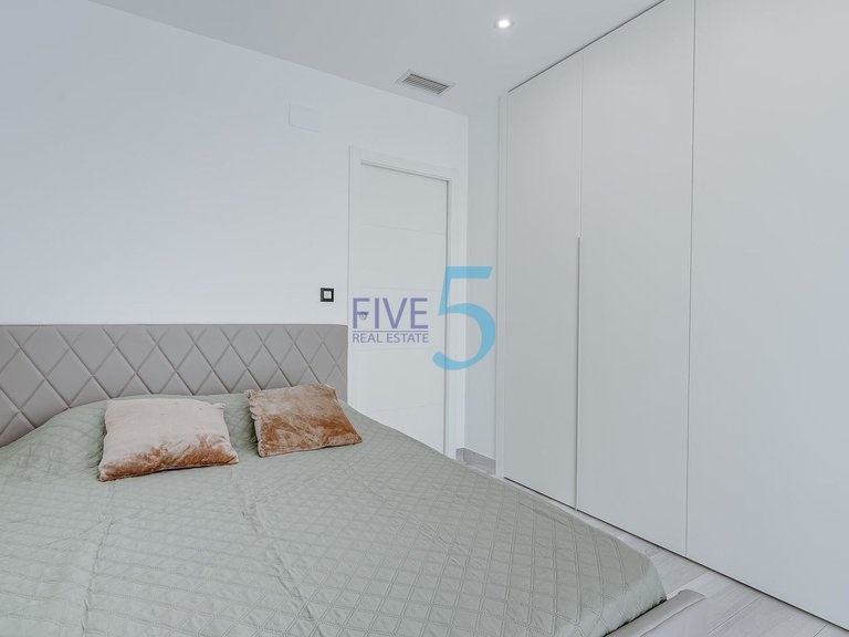 Villa for Sale in Alicante, Valencia 20