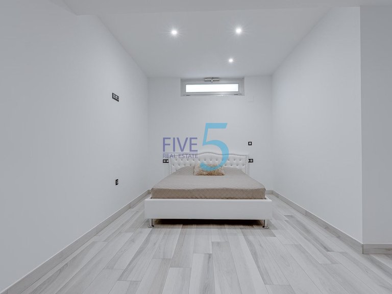 Villa for Sale in Alicante, Valencia 30