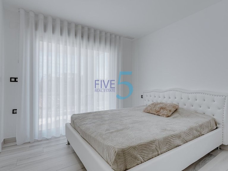 Villa for Sale in Alicante, Valencia 14