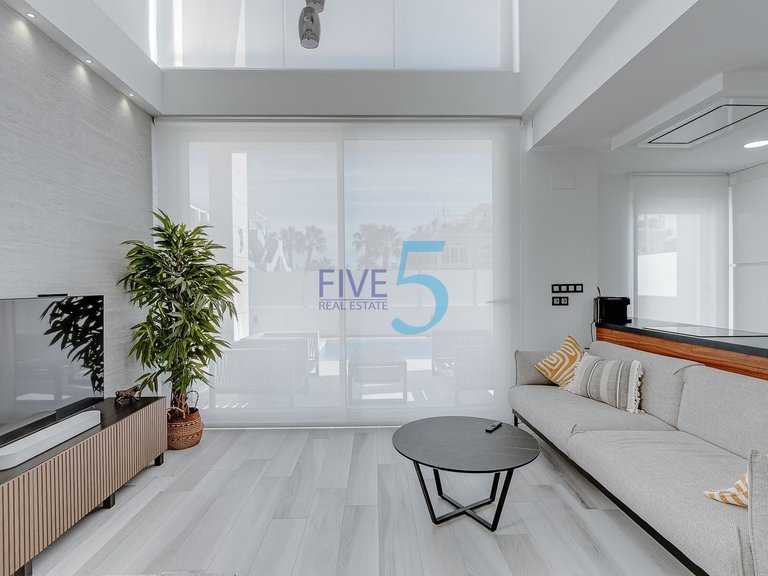 Villa for Sale in Alicante, Valencia 7