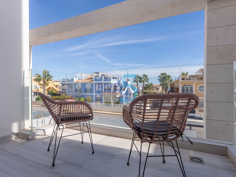 Villa for Sale in Alicante, Valencia 16