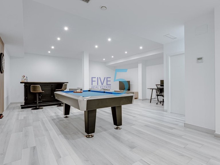 Villa for Sale in Alicante, Valencia 24
