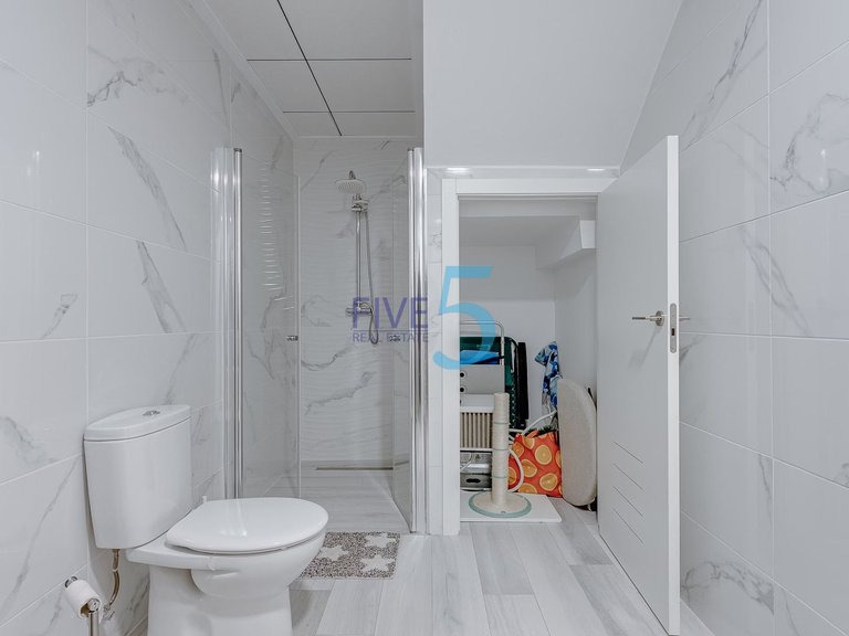 Villa for Sale in Alicante, Valencia 32