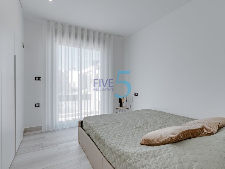 Villa for Sale in Alicante, Valencia 19