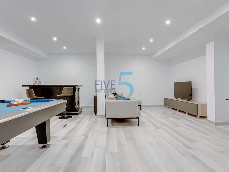 Villa for Sale in Alicante, Valencia 25
