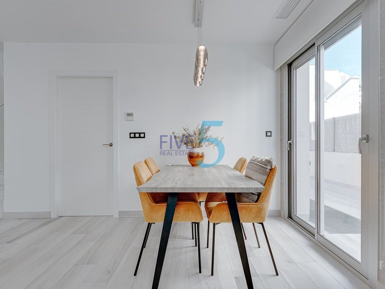 Villa for Sale in Alicante, Valencia 10