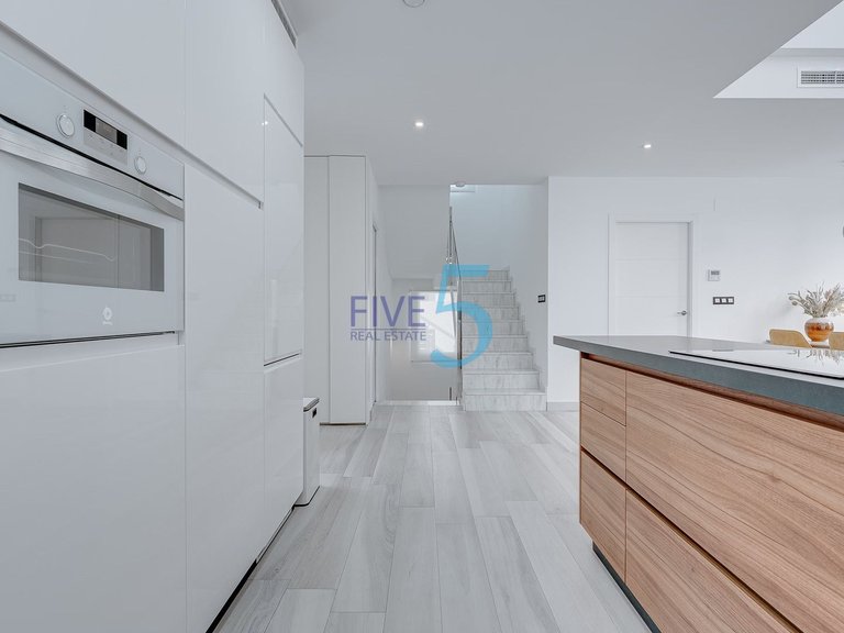 Villa for Sale in Alicante, Valencia 6