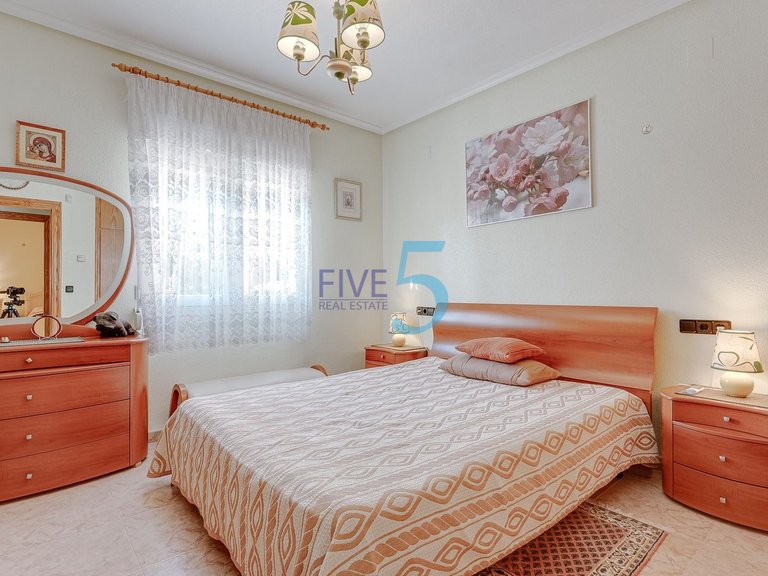 Villa for Sale in Alicante, Valencia 17