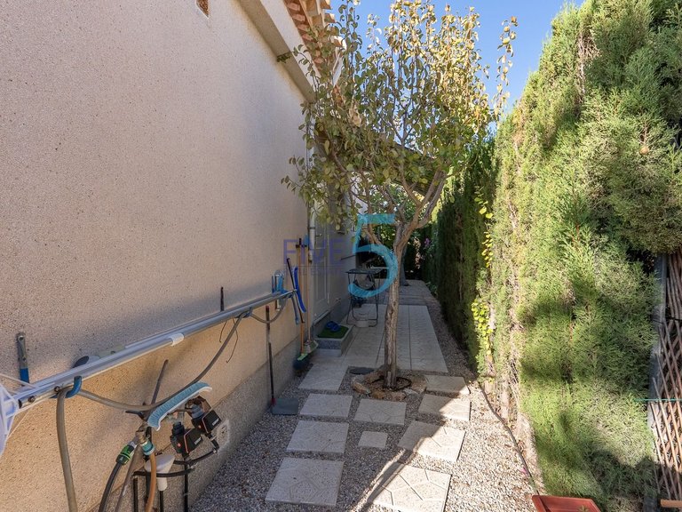 Villa for Sale in Alicante, Valencia 28