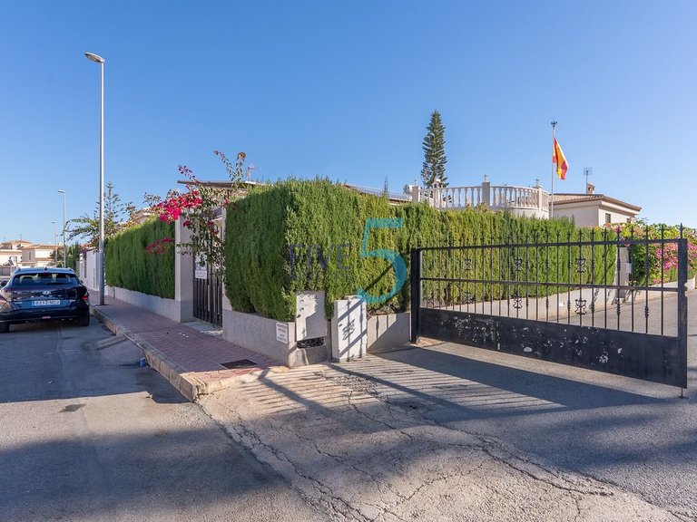 Villa for Sale in Alicante, Valencia 37