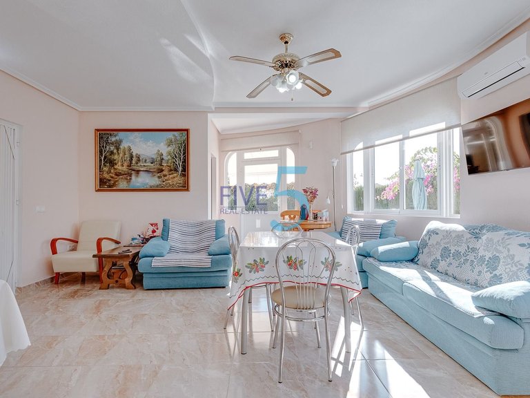 Villa for Sale in Alicante, Valencia 2