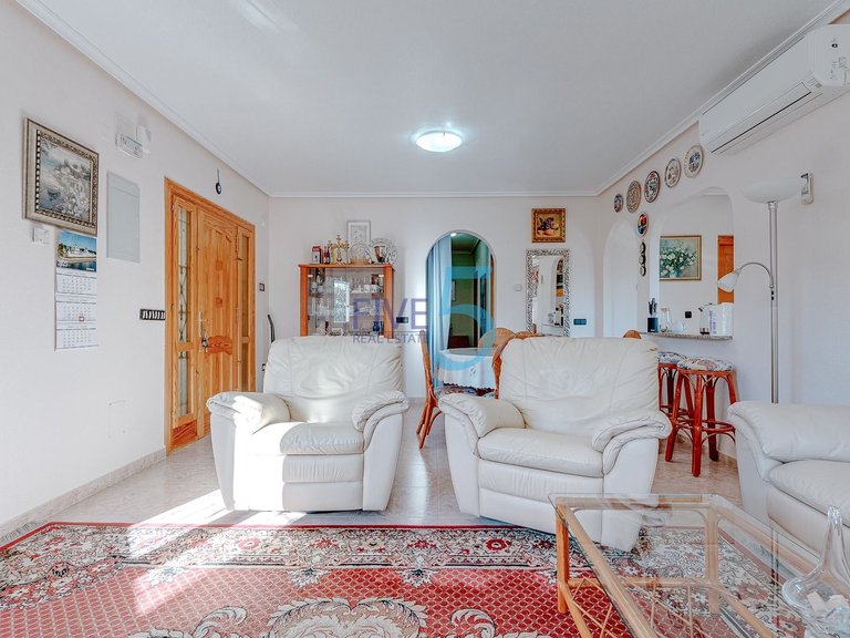 Villa for Sale in Alicante, Valencia 8