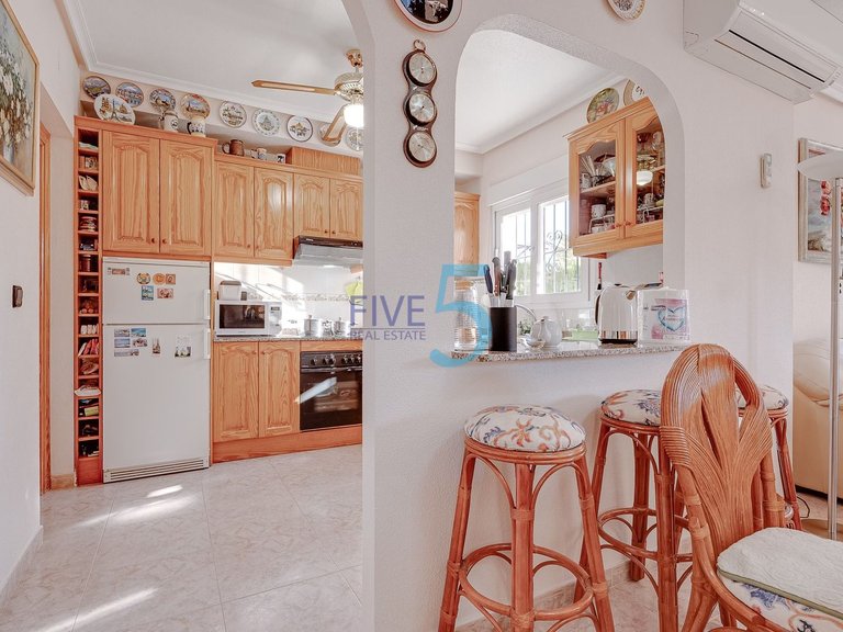 Villa for Sale in Alicante, Valencia 9