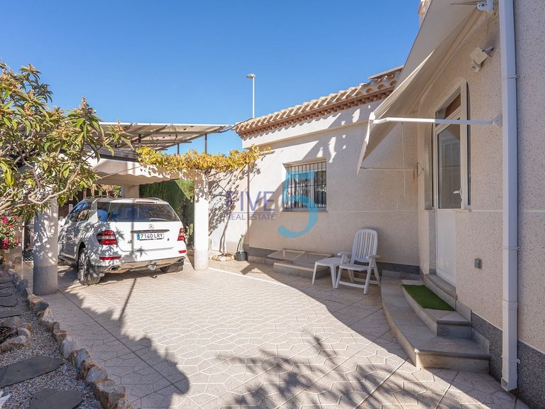 Villa for Sale in Alicante, Valencia 22