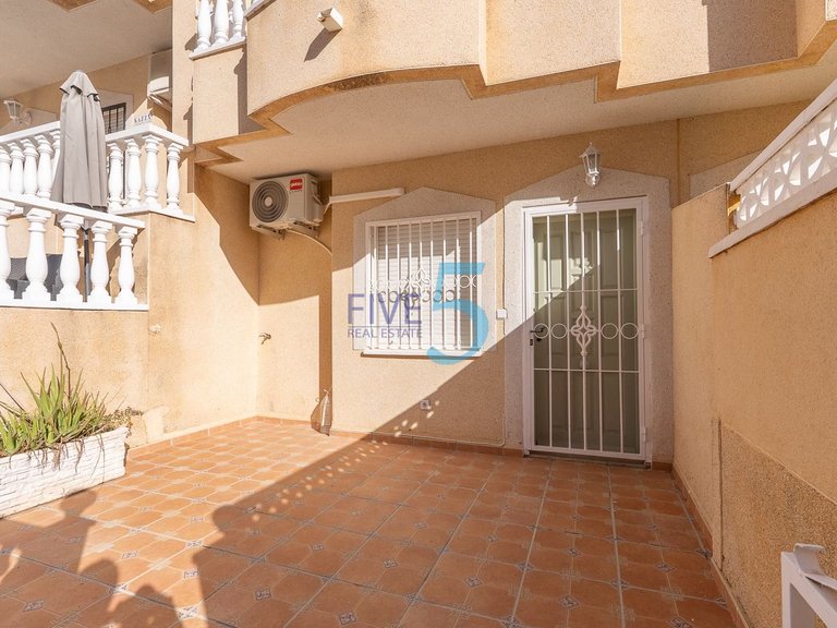 Villa for Sale in Alicante, Valencia 3