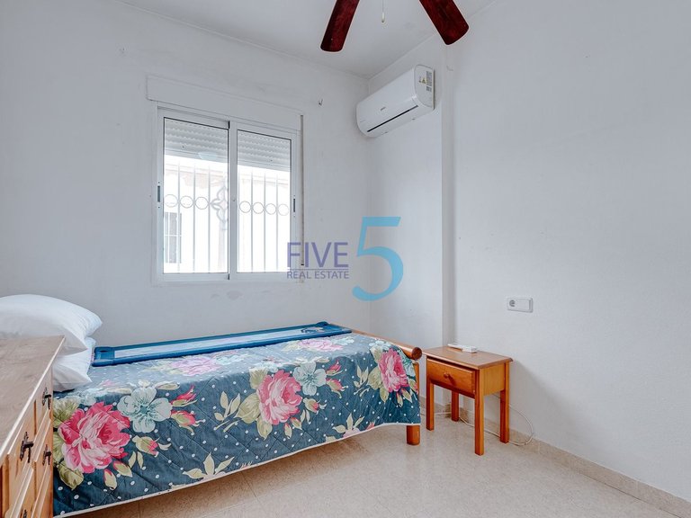 Villa for Sale in Alicante, Valencia 13