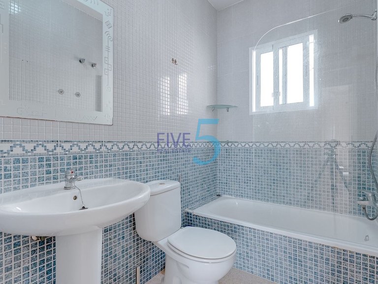 Villa for Sale in Alicante, Valencia 12