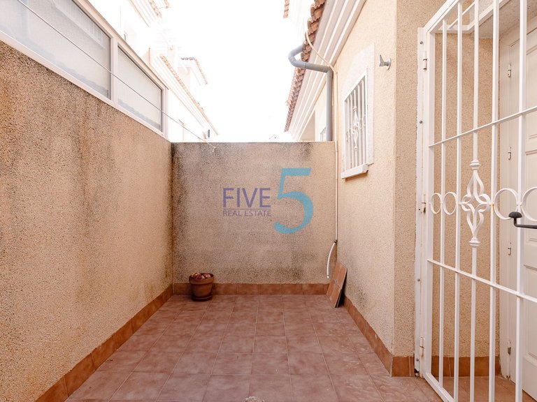 Villa for Sale in Alicante, Valencia 16