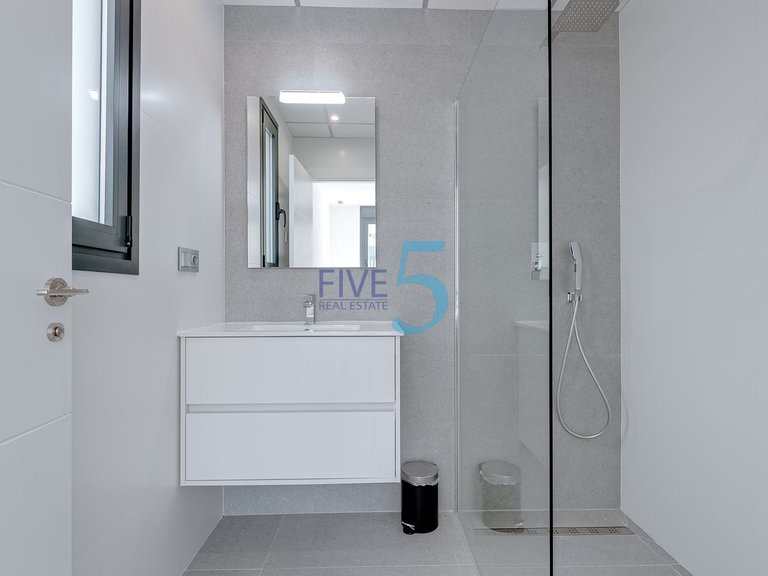 Villa for Sale in Alicante, Valencia 31