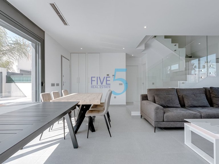 Villa for Sale in Alicante, Valencia 10
