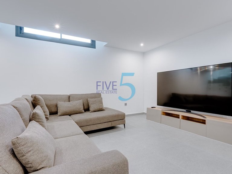 Villa for Sale in Alicante, Valencia 28