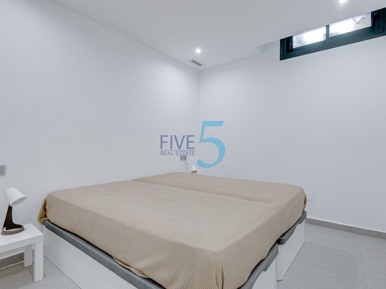 Villa for Sale in Alicante, Valencia 30