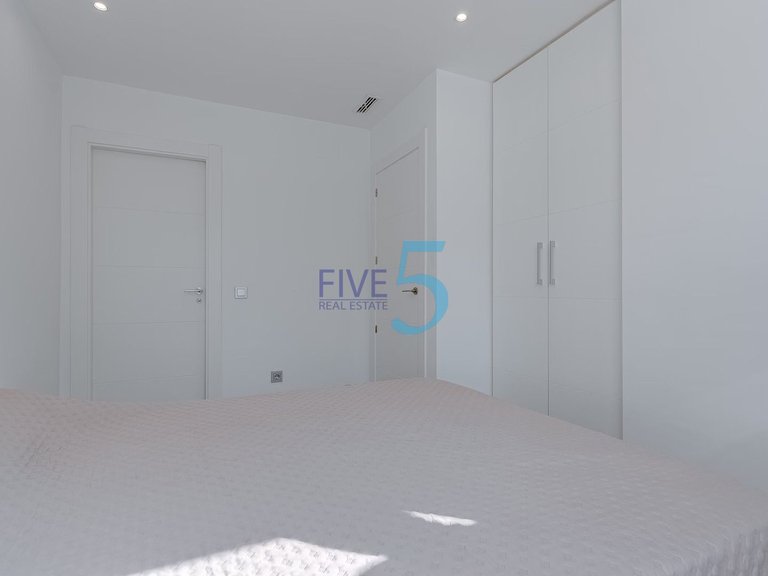 Villa for Sale in Alicante, Valencia 12