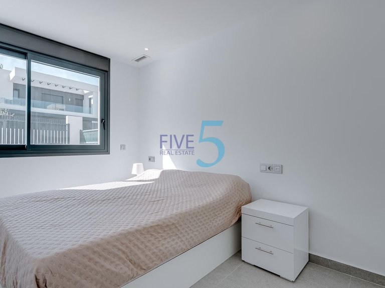Villa for Sale in Alicante, Valencia 11