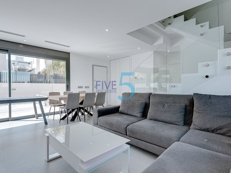 Villa for Sale in Alicante, Valencia 9