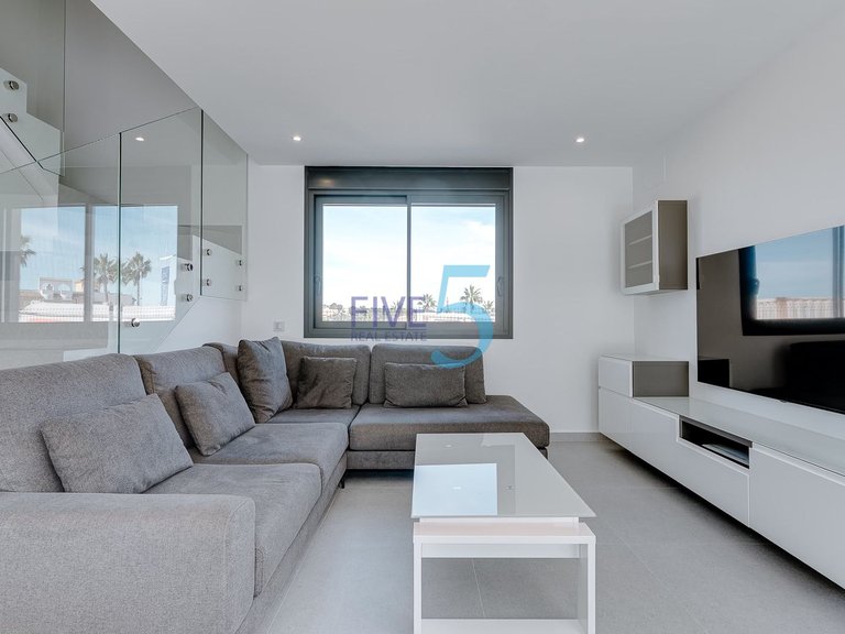 Villa for Sale in Alicante, Valencia 4