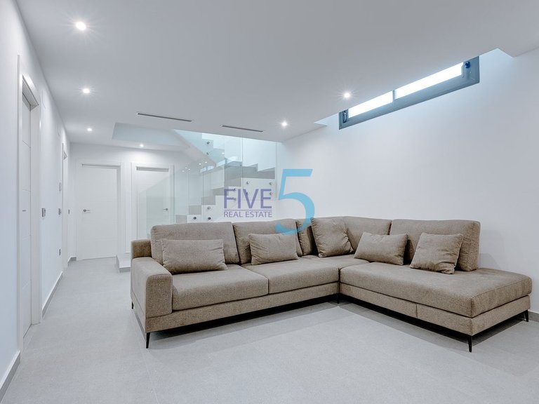 Villa for Sale in Alicante, Valencia 29