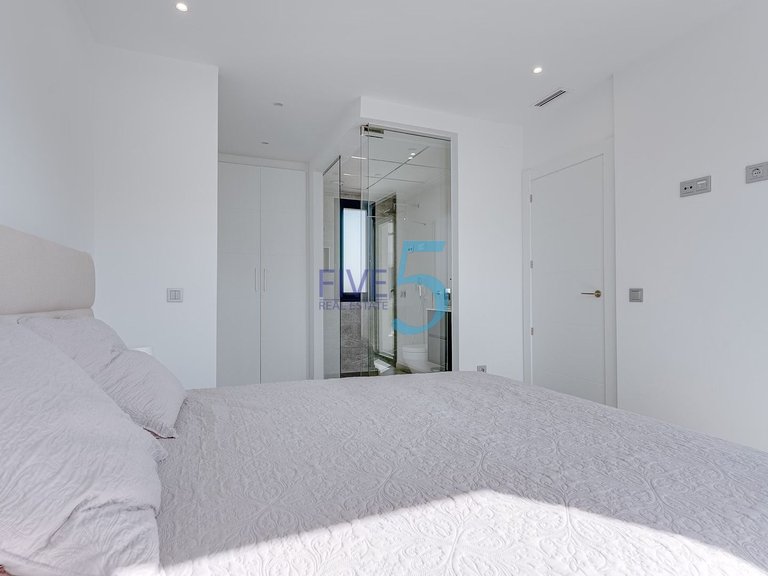 Villa for Sale in Alicante, Valencia 16