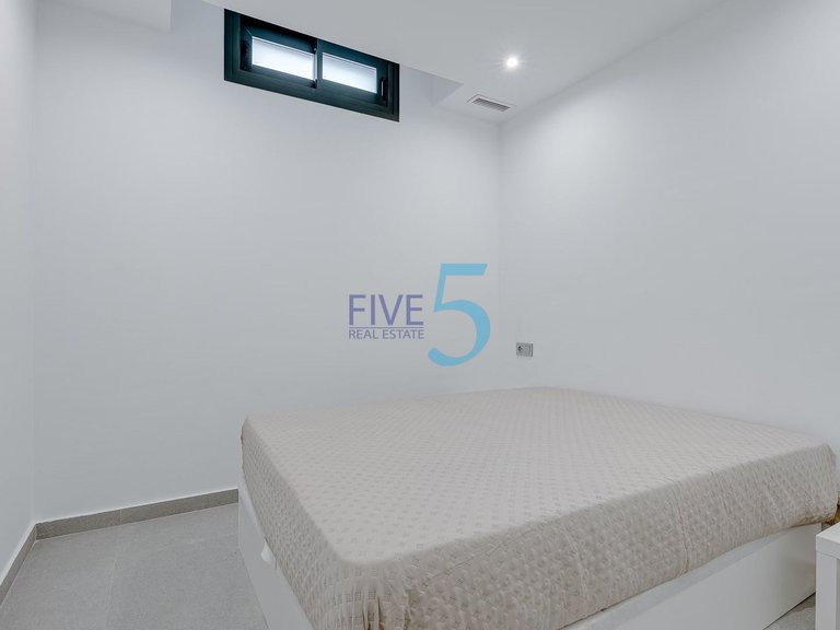 Villa for Sale in Alicante, Valencia 34