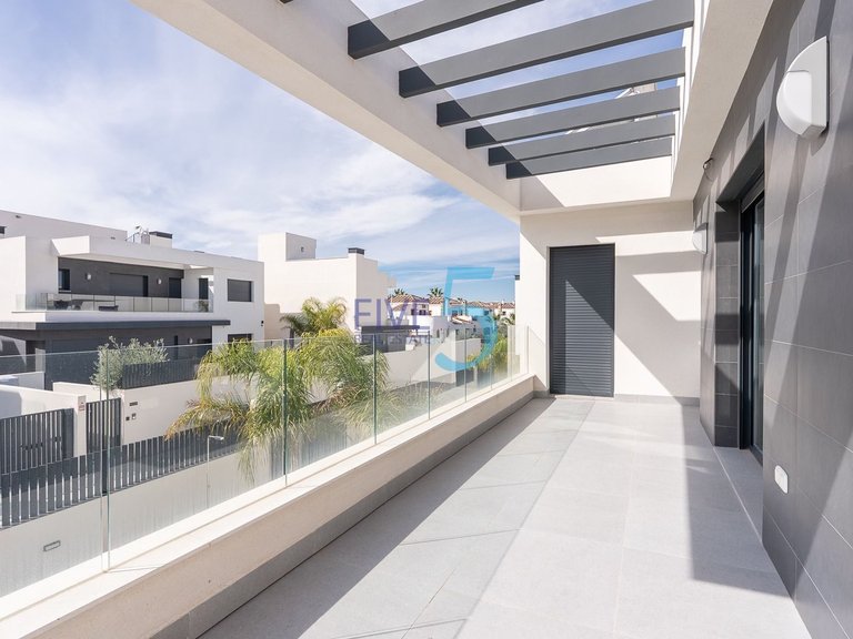 Villa for Sale in Alicante, Valencia 39