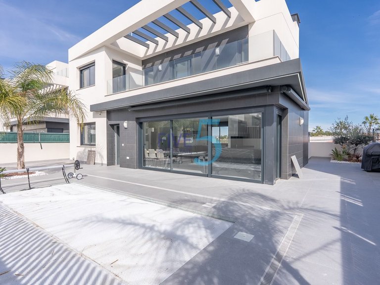 Villa for Sale in Alicante, Valencia 1