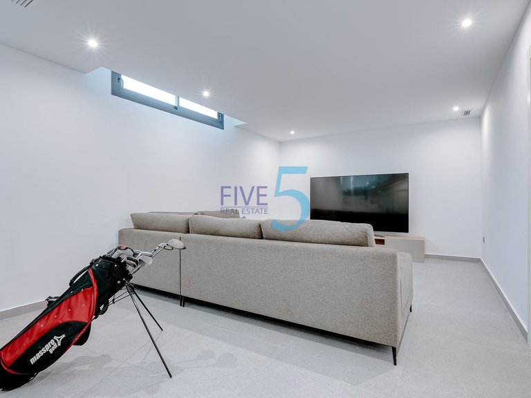 Villa for Sale in Alicante, Valencia 27