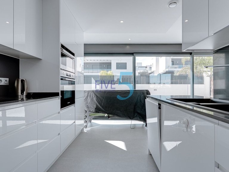 Villa for Sale in Alicante, Valencia 7