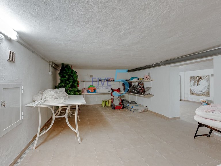 Villa for Sale in Alicante, Valencia 26
