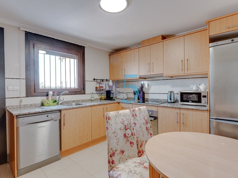 Villa for Sale in Alicante, Valencia 9