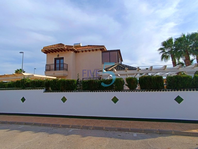 Villa for Sale in Alicante, Valencia 16