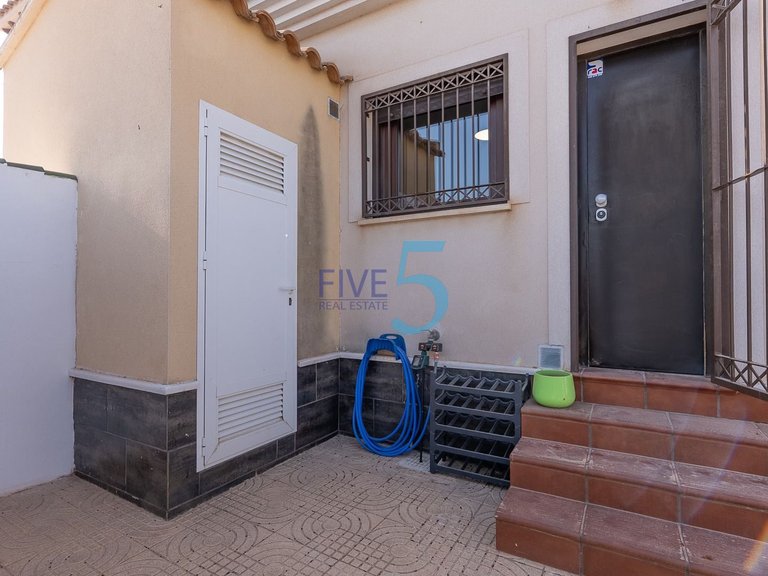 Villa for Sale in Alicante, Valencia 28
