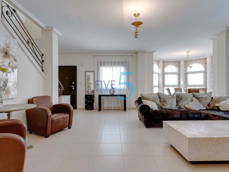 Villa for Sale in Alicante, Valencia 4