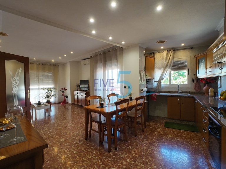 Villa for Sale in Alicante, Valencia 6