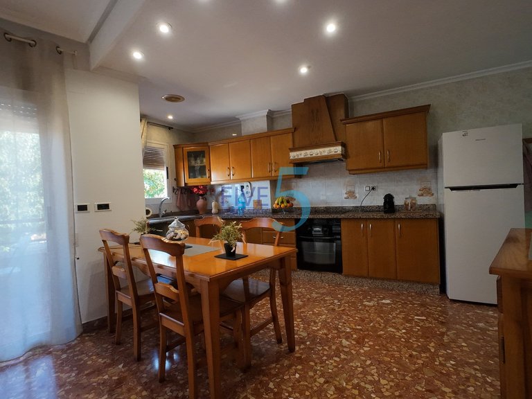 Villa for Sale in Alicante, Valencia 8