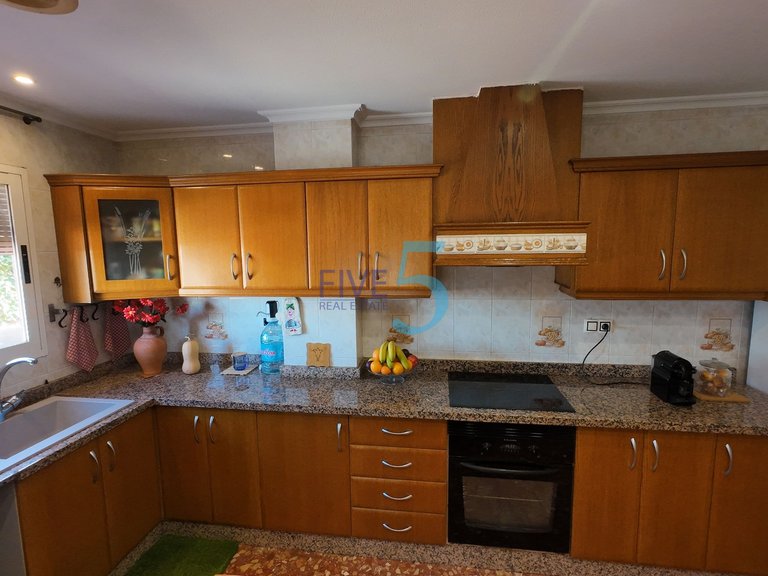 Villa for Sale in Alicante, Valencia 9